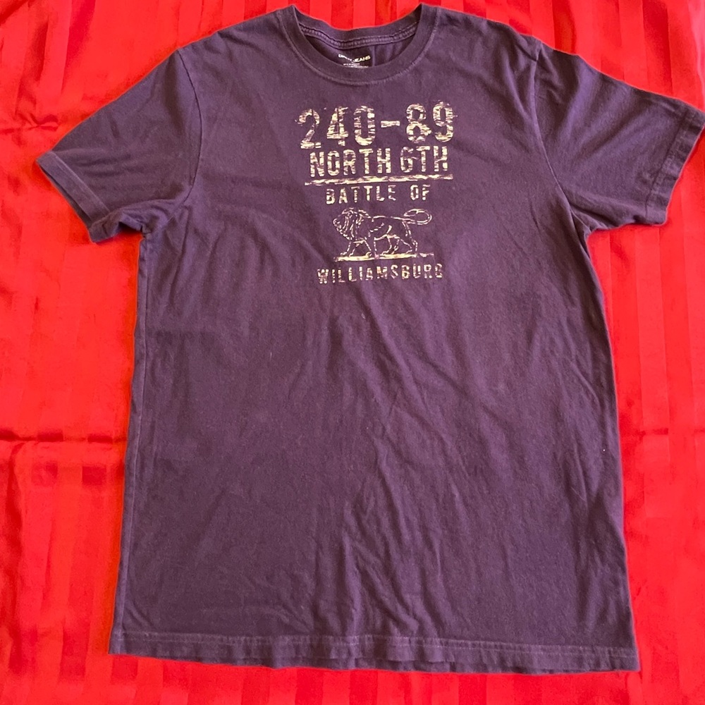 Men’s DKNY T-shirt - Picture 1 of 8